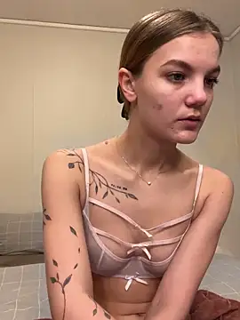 Snapshot of Mila_sweet_23 chatting on January 6, 7:06 pm Mila sweet 23 online show from January 6, 7:06 pm