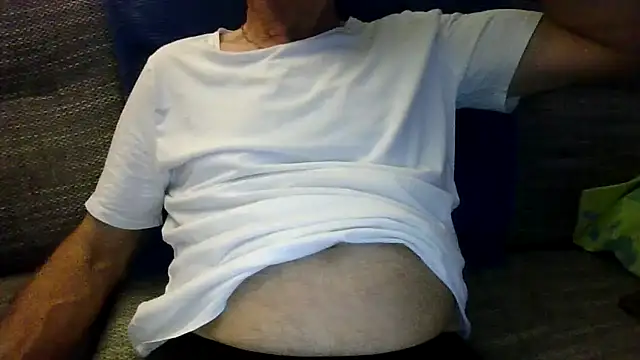 Snapshot of velikifant7 chatting on November 16, 7:19 pm velikifant7 online show from November 16, 7:19 pm