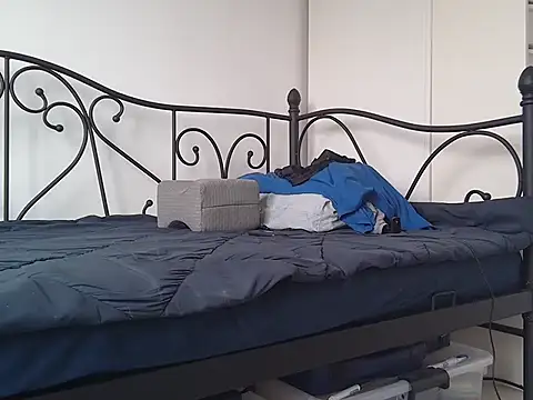 Handsomernguy online show from February 16, 8:32 am