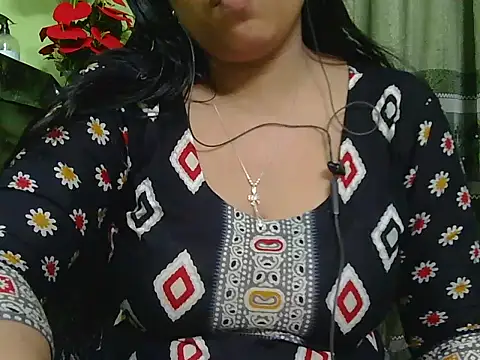 Snapshot of fairy_queen07 chatting on June 7, 6:11 pm fairy queen07 online show from June 7, 6:11 pm