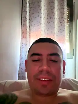 Snapshot of davidxxx099 chatting on October 27, 8:40 am davidxxx099 online show from October 27, 8:40 am