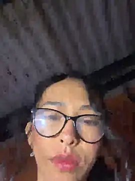 Snapshot of Emma__cumlovee chatting on May 29, 11:19 am Emma cumlovee online show from May 29, 11:19 am