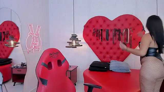 Snapshot of Miiaa_Foxyy_ chatting on October 18, 3:31 am Miiaa Foxyy online show from October 18, 3:31 am