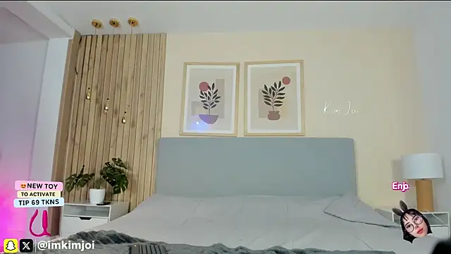 KiimJoi online show from April 18, 12:20 pm