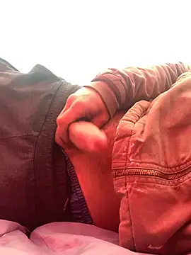 Snapshot of Allinside666 chatting on November 29, 4:32 pm Allinside666 online show from November 29, 4:32 pm