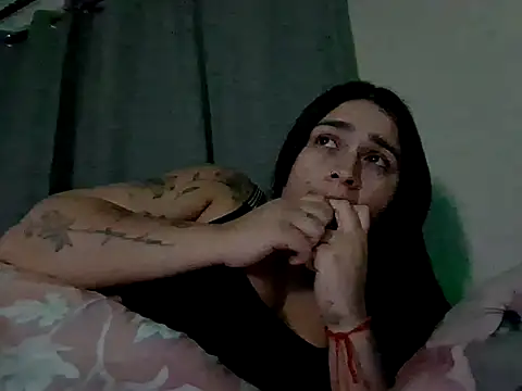 Snapshot of Denisutra777 chatting on May 7, 4:51 am Denisutra777 online show from May 7, 4:51 am