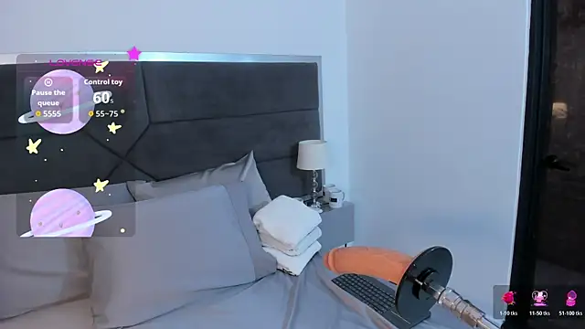 TIFFANY GLOW   online show from October 18, 8:20 pm