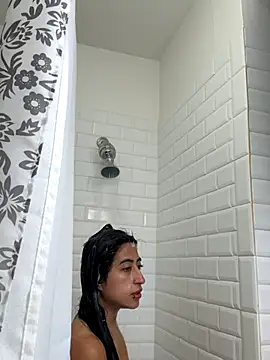 Snapshot of OwnedBySky chatting on September 10, 1:16 am OwnedBySky online show from September 10, 1:16 am