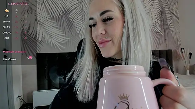 Kira Key online show from March 13, 8:54 am