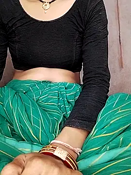 Snapshot of Hut_rotu_cute chatting on May 9, 5:07 pm Hut rotu cute online show from May 9, 5:07 pm