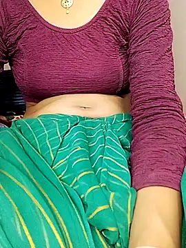 Snapshot of Hut_rotu_cute chatting on May 21, 4:36 pm Hut rotu cute online show from May 21, 4:36 pm