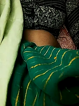 Snapshot of Hut_rotu_cute chatting on May 29, 5:22 pm Hut rotu cute online show from May 29, 5:22 pm