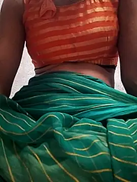 Snapshot of Hut_rotu_cute chatting on June 4, 5:30 pm Hut rotu cute online show from June 4, 5:30 pm