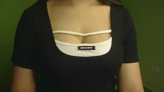 your cute girl online show from April 10, 5:23 am