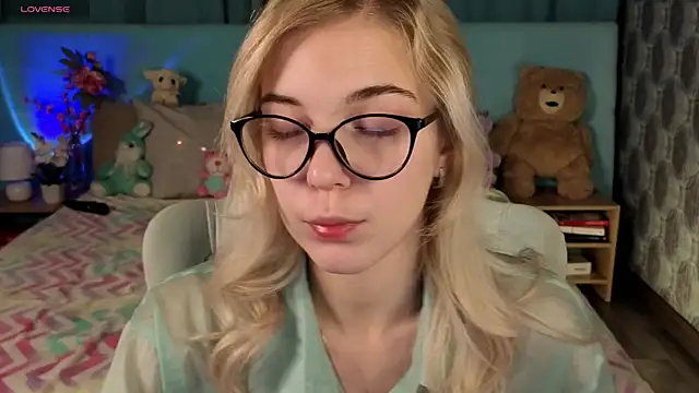 Aurora Bennet online show from November 17, 12:38 am