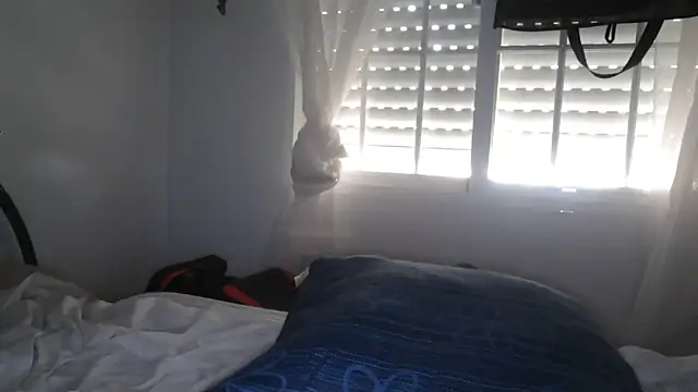 Snapshot of yumara351 chatting on April 24, 10:28 am yumara351 online show from April 24, 10:28 am