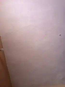 queenbuggi online show from February 17, 9:39 am