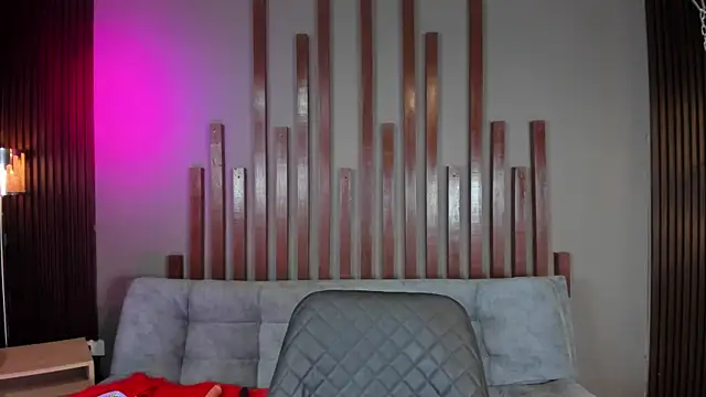 kloe bella online show from January 11, 1:05 pm