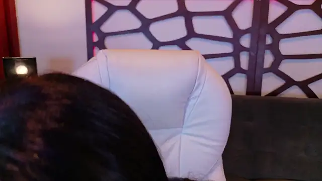 kloe bella online show from February 10, 1:04 pm