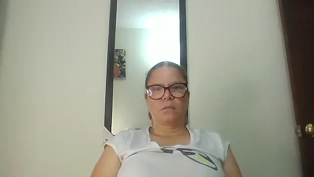 Snapshot of latinamaster chatting on January 17, 11:15 am latinamaster online show from January 17, 11:15 am