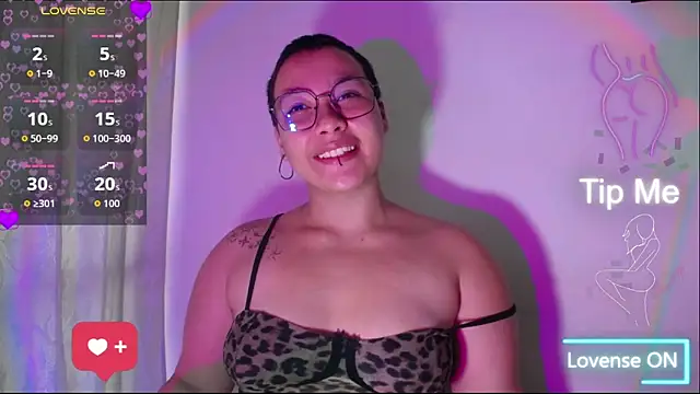 Snapshot of Cherry_vald chatting on June 9, 1:45 pm Cherry vald online show from June 9, 1:45 pm