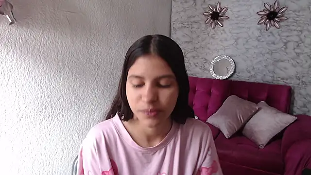 Snapshot of Evagirl69 chatting on June 4, 12:22 pm Evagirl69 online show from June 4, 12:22 pm