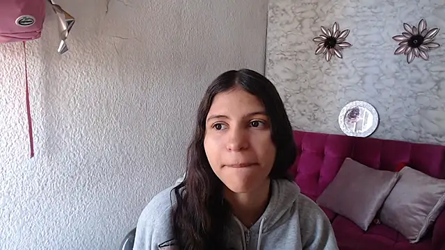 Snapshot of Evagirl69 chatting on June 12, 12:26 pm Evagirl69 online show from June 12, 12:26 pm