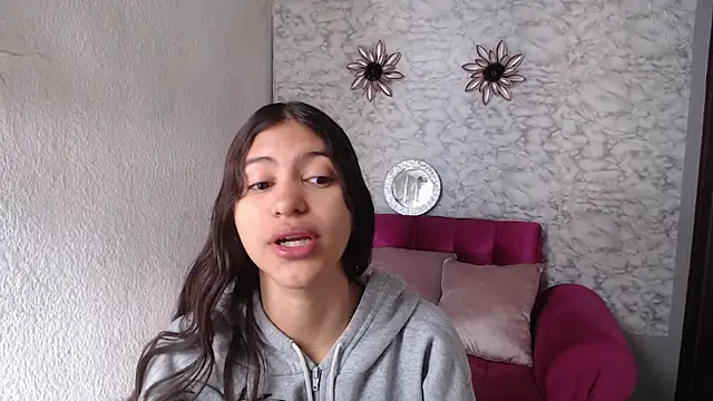 Snapshot of Evagirl69 chatting on June 25, 12:20 pm Evagirl69 online show from June 25, 12:20 pm