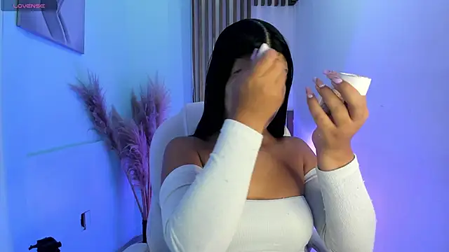 PauliinaBelle  online show from November 21, 12:26 pm