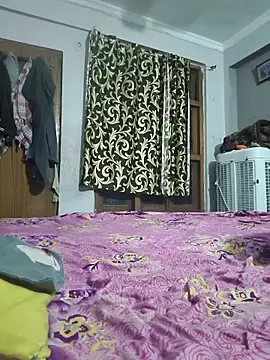 vardh033 online show from February 15, 11:45 pm