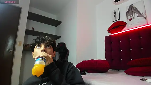 lightboy0 online show from October 11, 2:59 pm