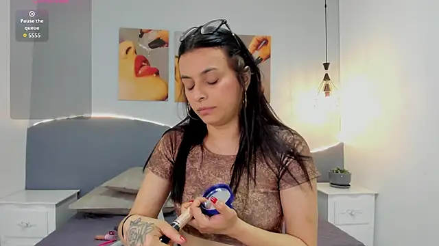 Sara mora  online show from June 17, 3:13 pm