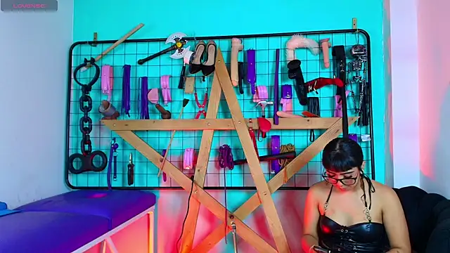 Mrmia bdsm extreme online show from December 17, 12:55 pm