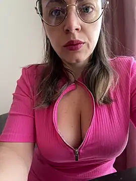 ladywithbigass online show from March 10, 5:54 am