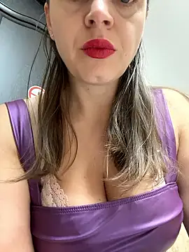 ladywithbigass online show from January 10, 7:10 am