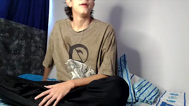 Snapshot of alexmark_ chatting on June 10, 4:28 pm alexmark online show from June 10, 4:28 pm