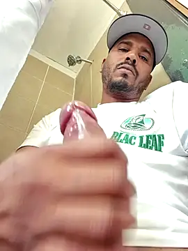 Snapshot of Danypeluche chatting on October 18, 7:36 pm Danypeluche online show from October 18, 7:36 pm