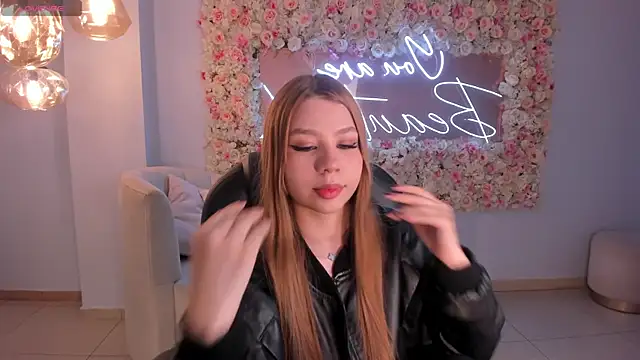 TiffannySins online show from March 28, 4:01 am