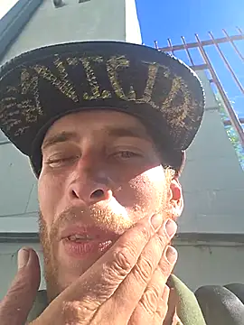 Snapshot of Leshok chatting on November 10, 7:02 pm Leshok online show from November 10, 7:02 pm