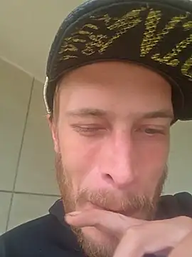 Snapshot of Leshok chatting on November 12, 9:47 pm Leshok online show from November 12, 9:47 pm