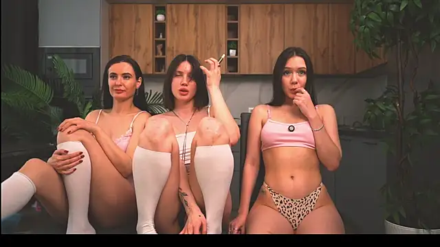 Anny Molly online show from April 1, 1:41 pm