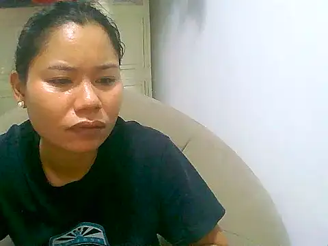 Snapshot of Sweeetgurll chatting on July 15, 6:51 am Sweeetgurll online show from July 15, 6:51 am