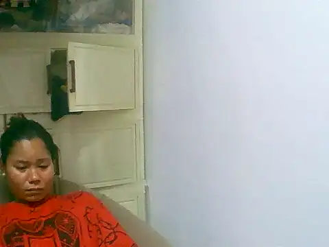 Snapshot of Sweeetgurll chatting on July 27, 3:46 am Sweeetgurll online show from July 27, 3:46 am