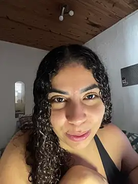 Snapshot of A_maddy chatting on April 19, 3:44 pm A maddy online show from April 19, 3:44 pm