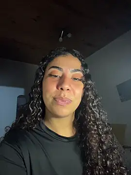 Snapshot of A_maddy chatting on May 31, 8:10 pm A maddy online show from May 31, 8:10 pm