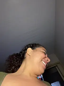 Snapshot of A_maddy chatting on June 3, 2:47 am A maddy online show from June 3, 2:47 am