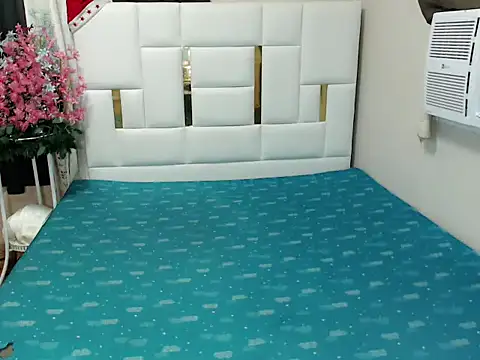 diamondnaked  online show from October 7, 9:06 am