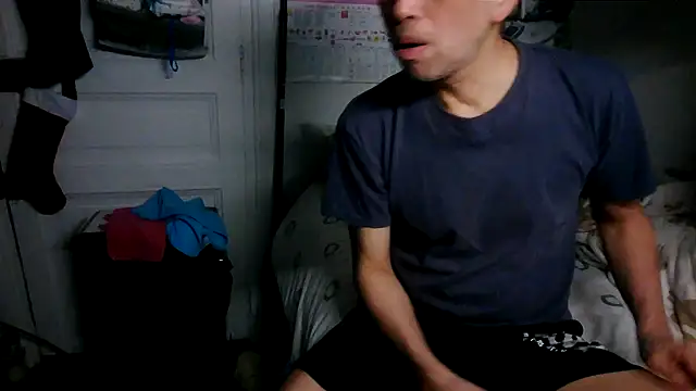 Snapshot of masculado69 chatting on March 16, 12:06 am masculado69 online show from March 16, 12:06 am