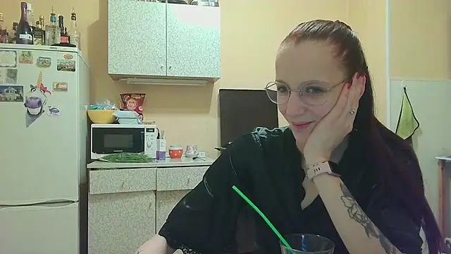 Lucy Divine online show from November 11, 9:15 pm