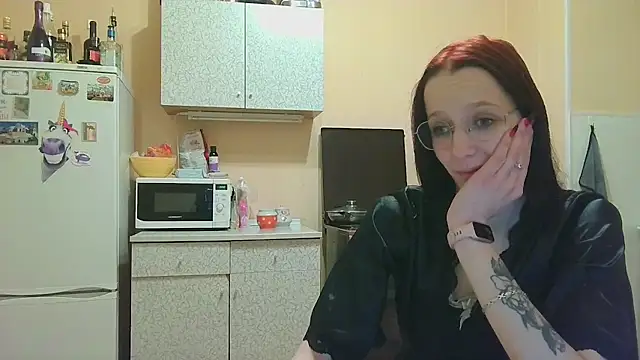 Lucy Divine online show from November 13, 8:08 pm